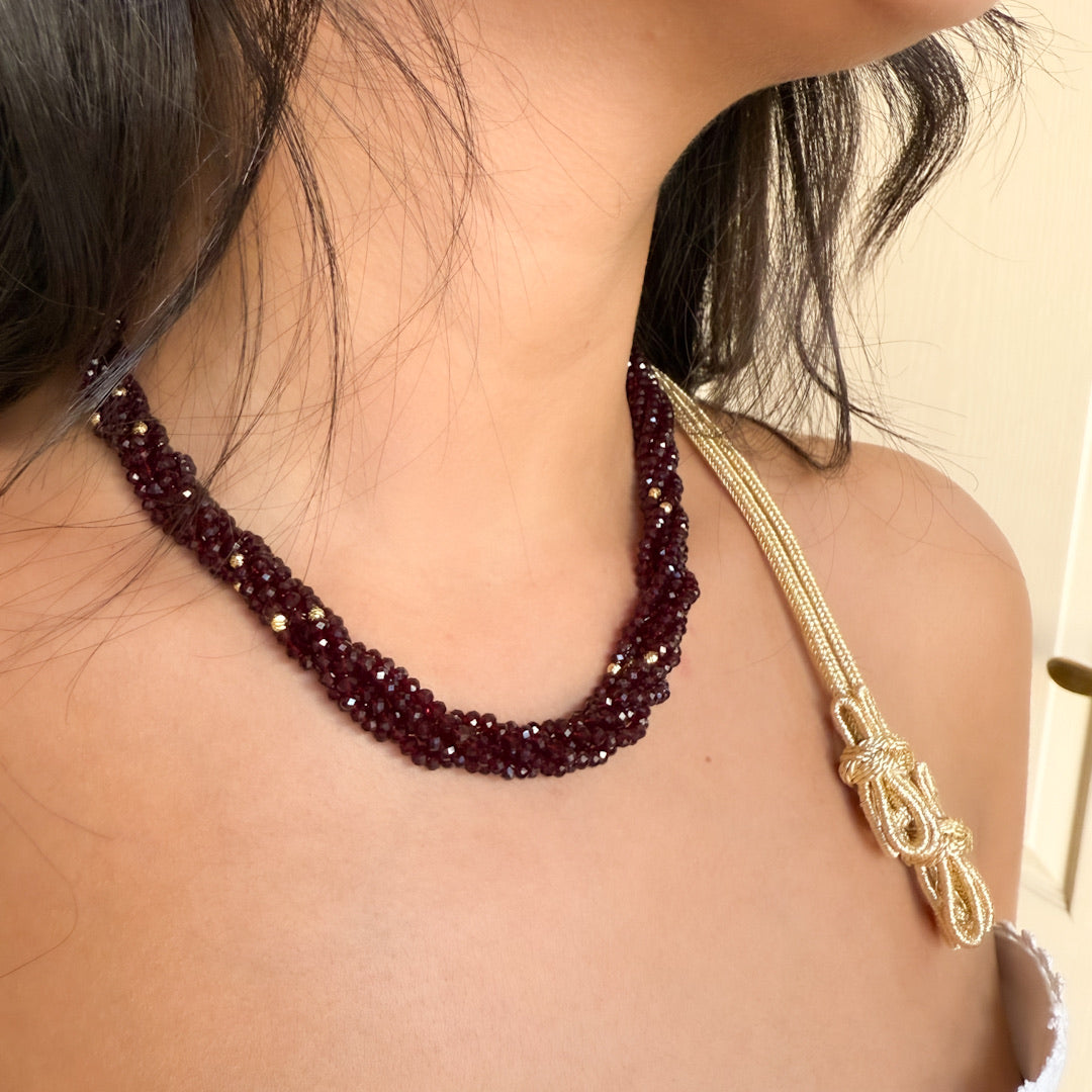 collier en cristal ajustable disponible en 4 coloris