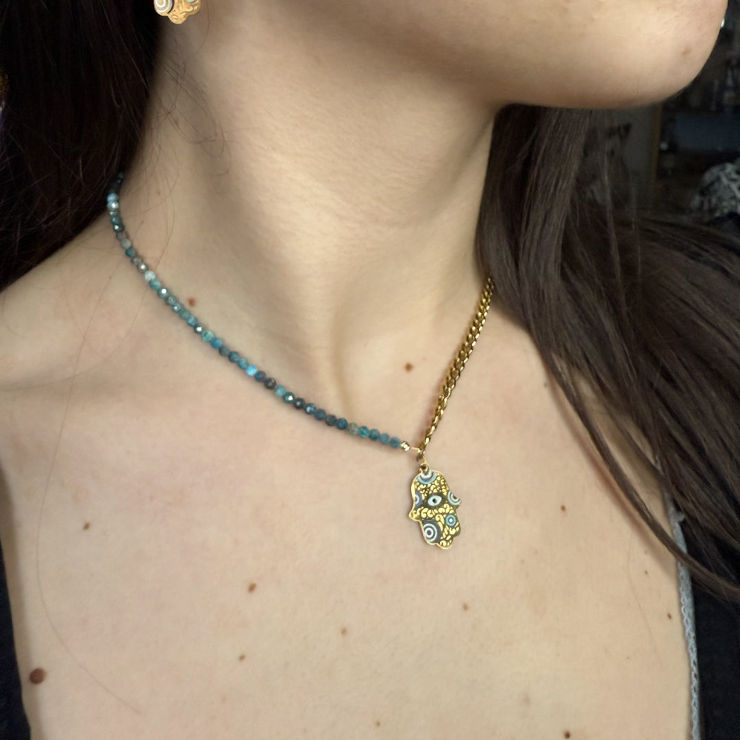 Collier chaine et perles bleues ciel