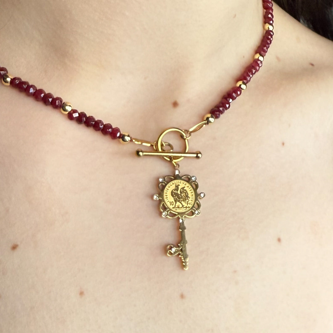 Collier ras de cou fermeture devant