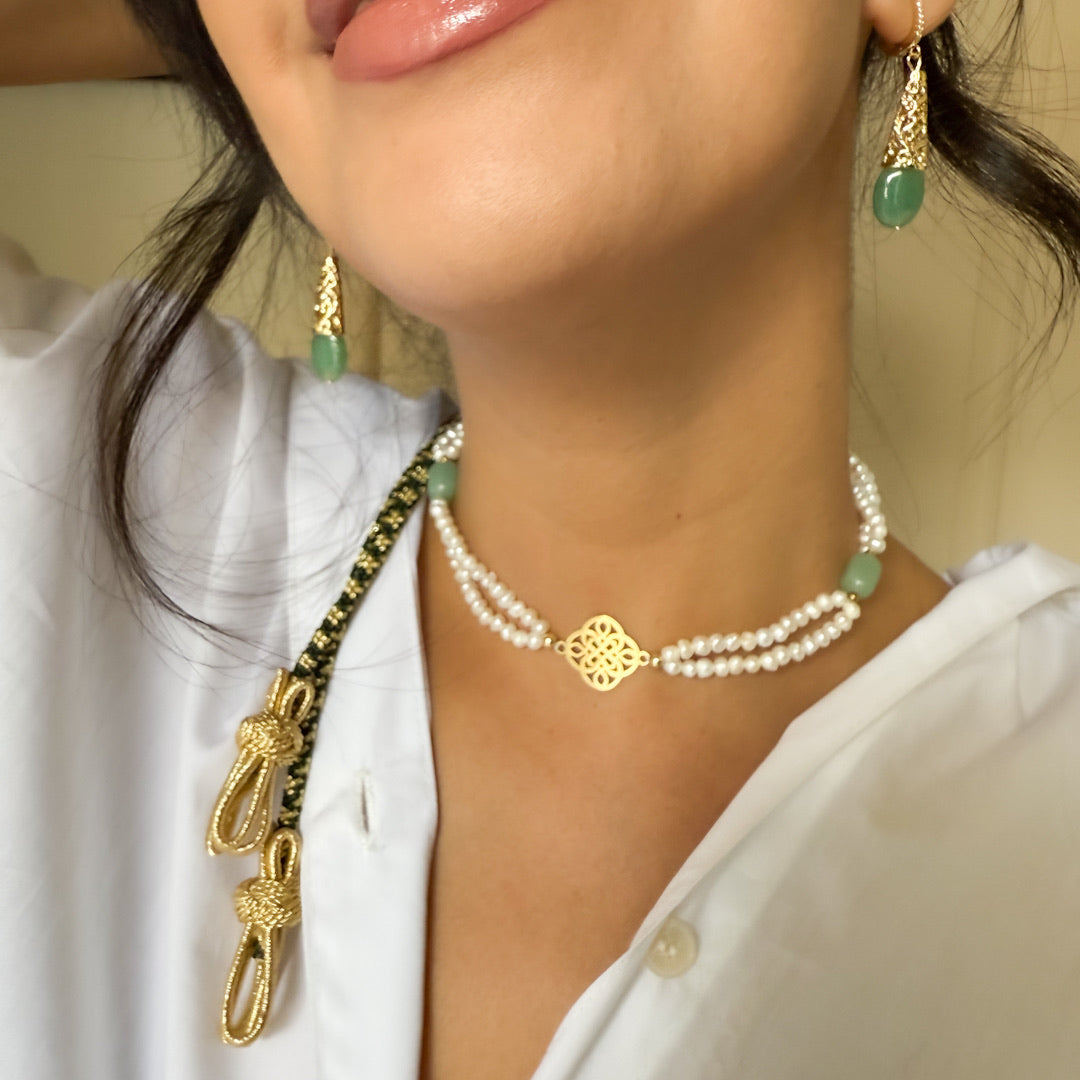 Collier pierres de culture doublé avec cordelette