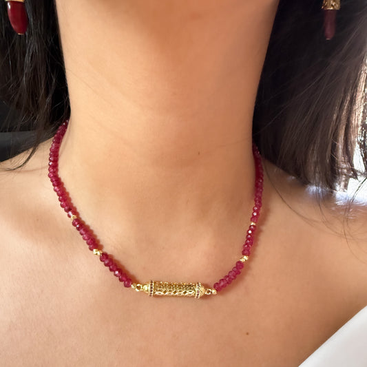 Collier ras de cou pierres rouge