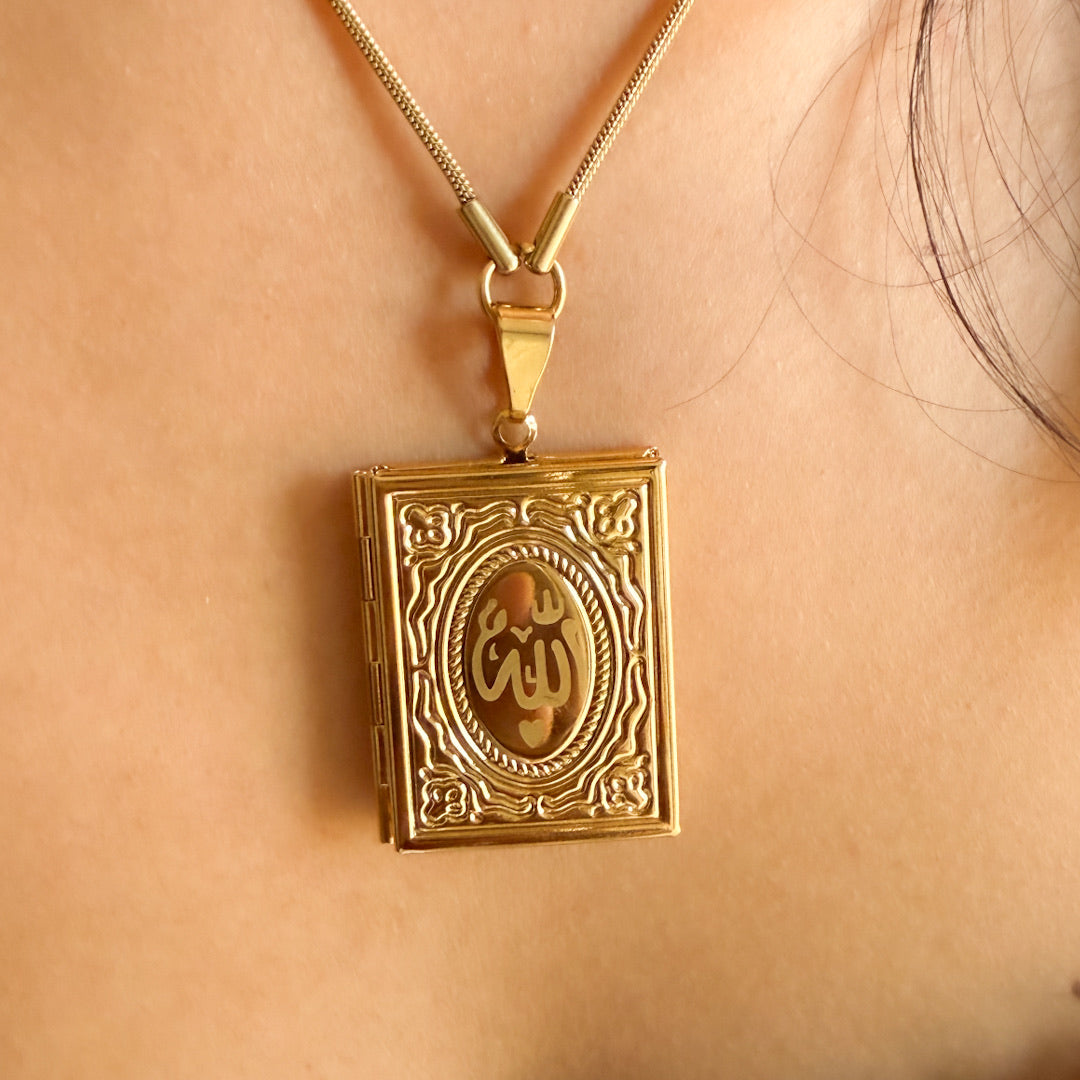 Collier avec pendentif Coran