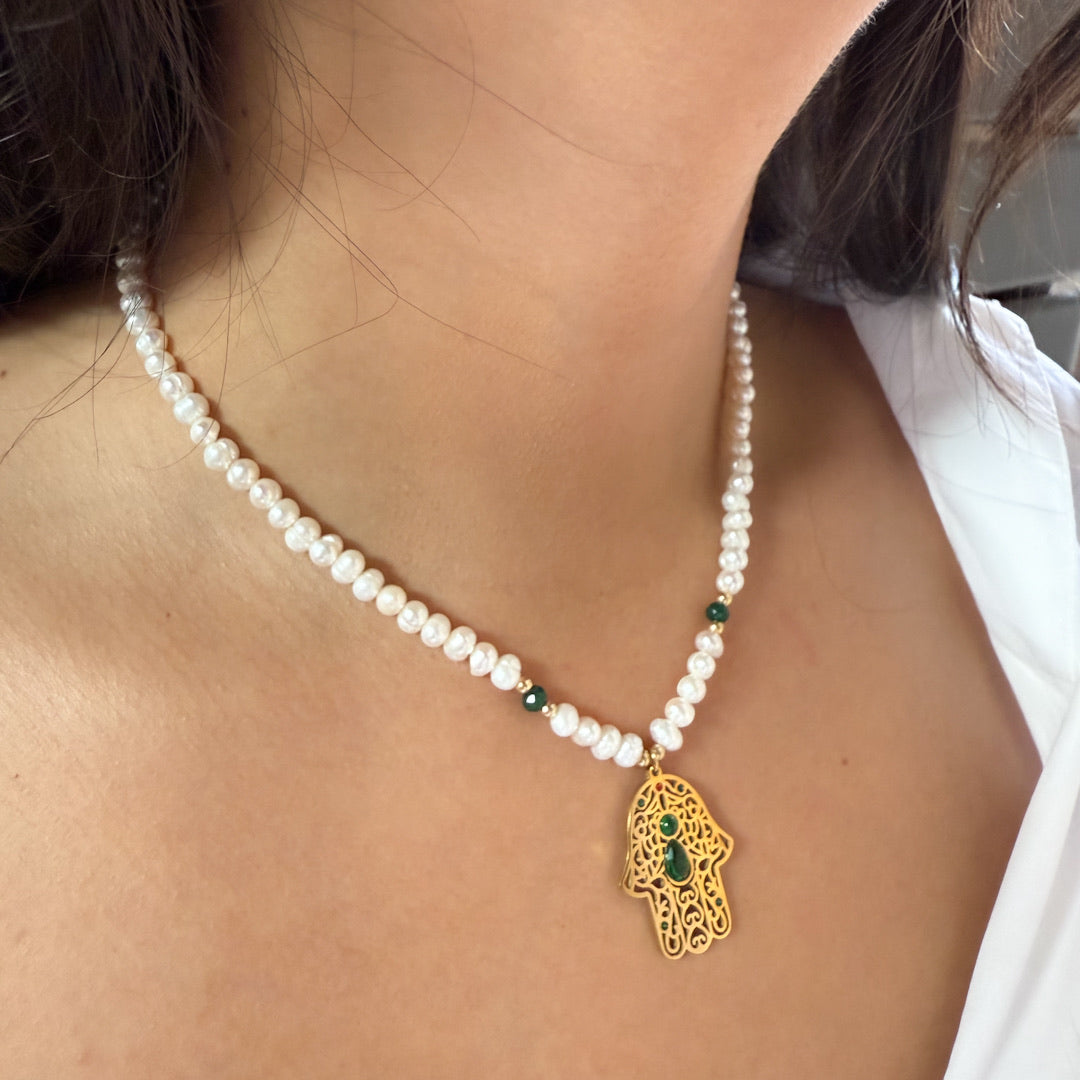 Collier main de fatma pierres de culture
