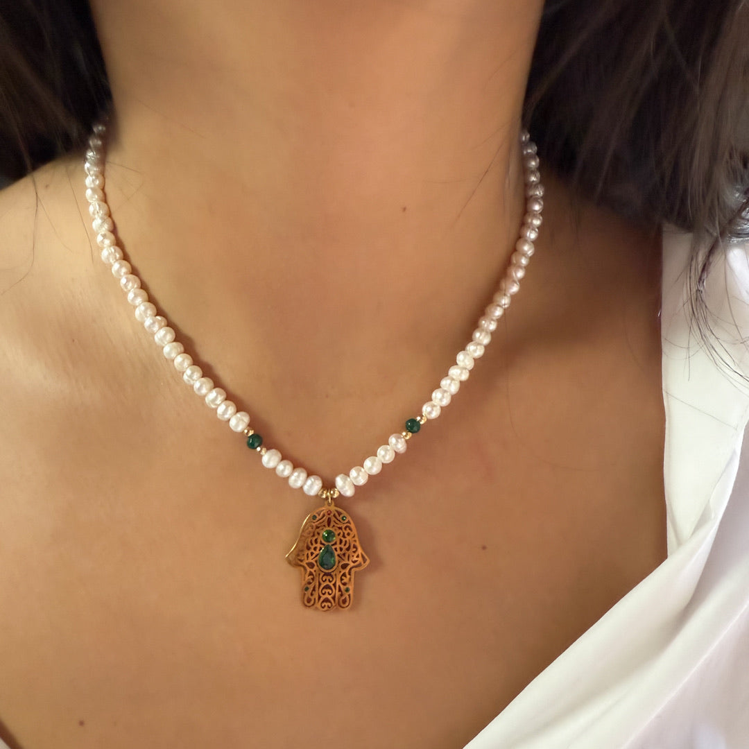 Collier main de fatma pierres de culture