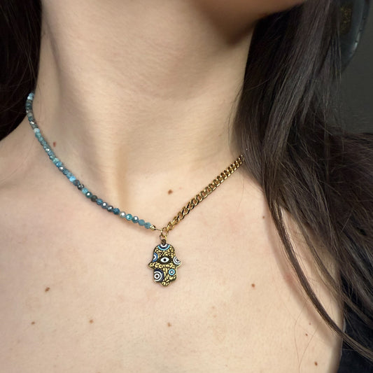 Collier chaine et perles bleues ciel
